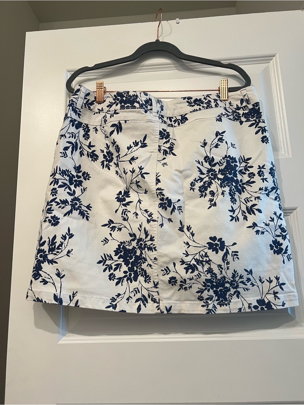 Women’s White Floral Skort with Navy Print - Picture 9 of 14